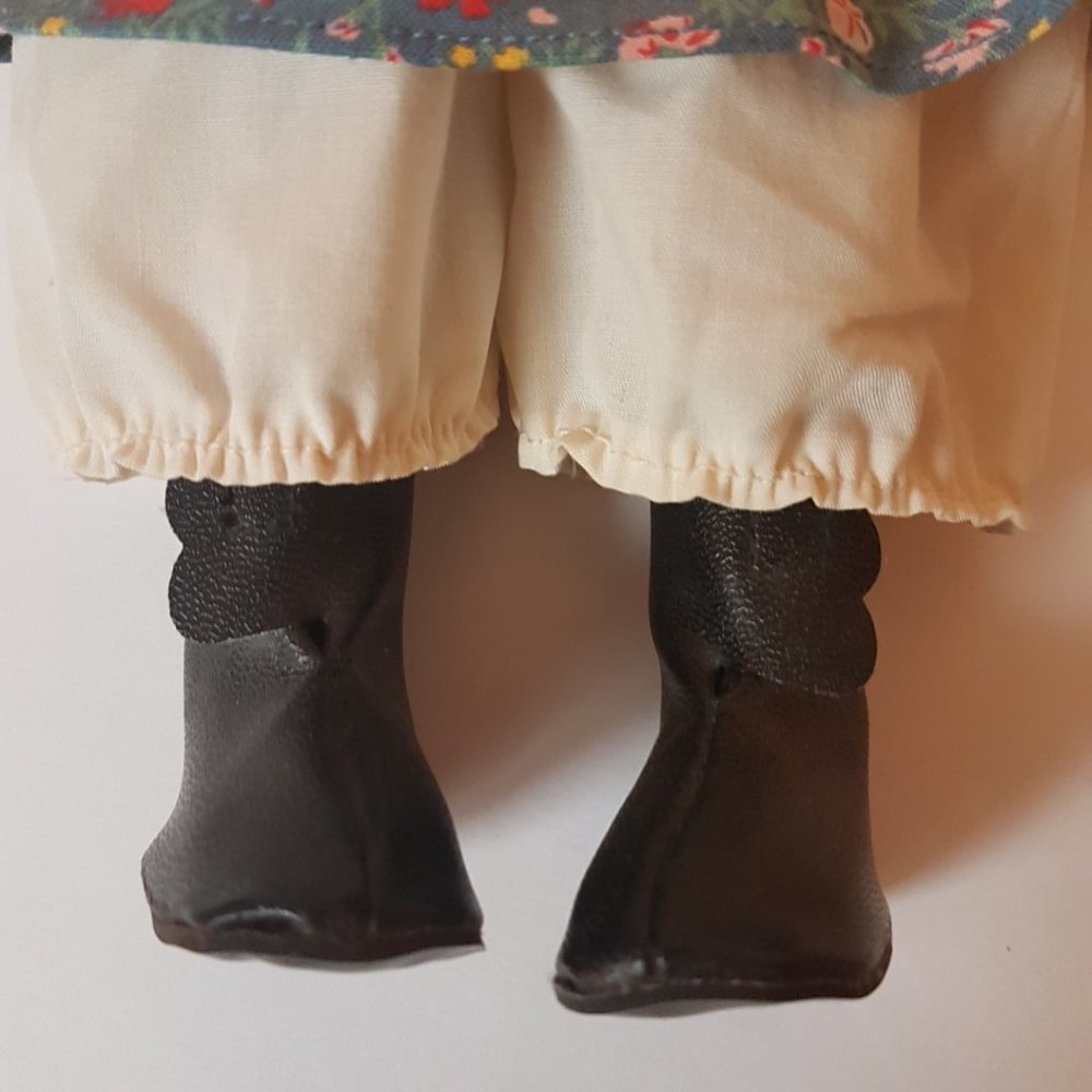 Vintage 1989 Anne of Green Gables "At School" Doll IRWIN Collectible Doll #60/61 - Picture 8 of 16